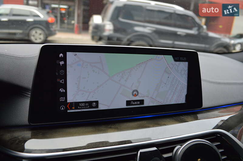 Седан BMW 5 Series 2017 в Львові