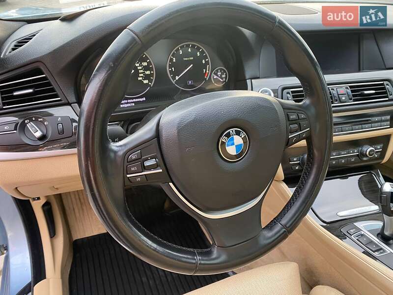 Седан BMW 5 Series 2012 в Львові