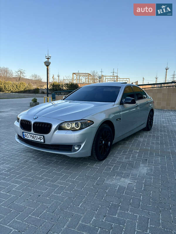 Седан BMW 5 Series 2011 в Мукачевому