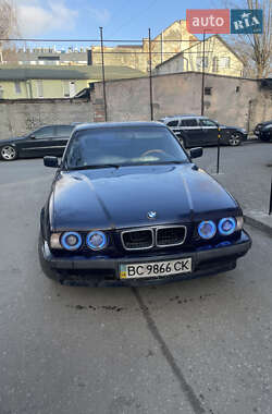 Седан BMW 5 Series 1993 в Львові