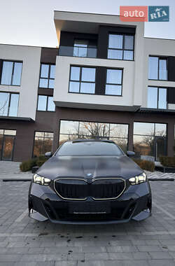 Седан BMW 5 Series 2024 в Ужгороде