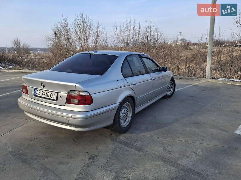 Седан BMW 5 Series 2001 в Синельниковому