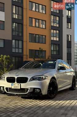 Седан BMW 5 Series 2015 в Львові