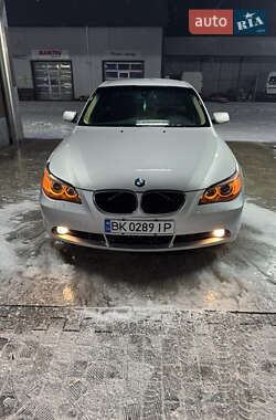 Седан BMW 5 Series 2004 в Сарнах