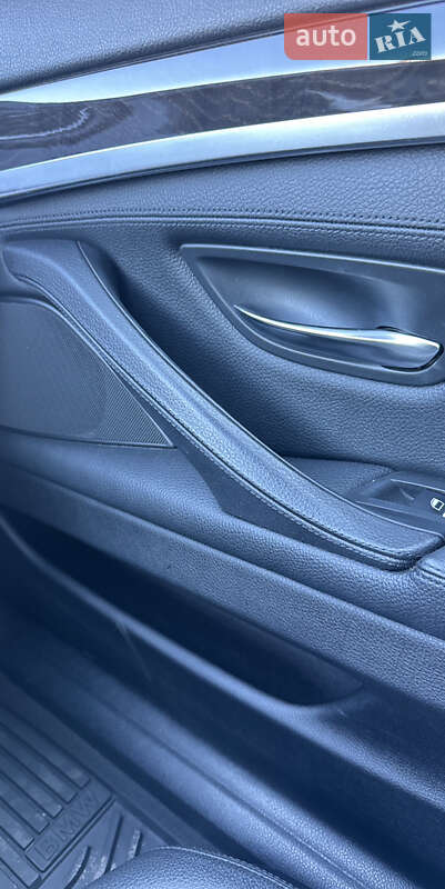 Седан BMW 5 Series 2015 в Запоріжжі