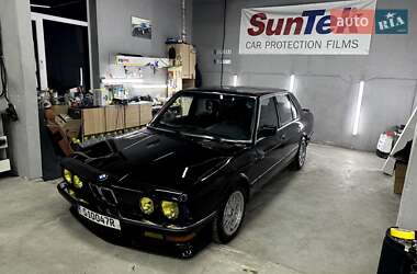 Седан BMW 5 Series 1985 в 