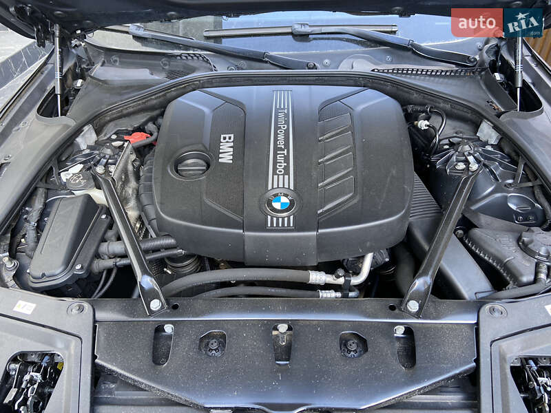 Седан BMW 5 Series 2012 в Долине