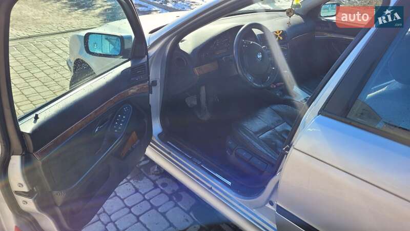 Седан BMW 5 Series 1999 в Чорткові