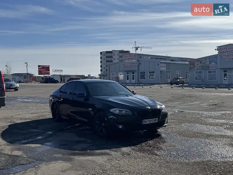 Седан BMW 5 Series 2011 в 