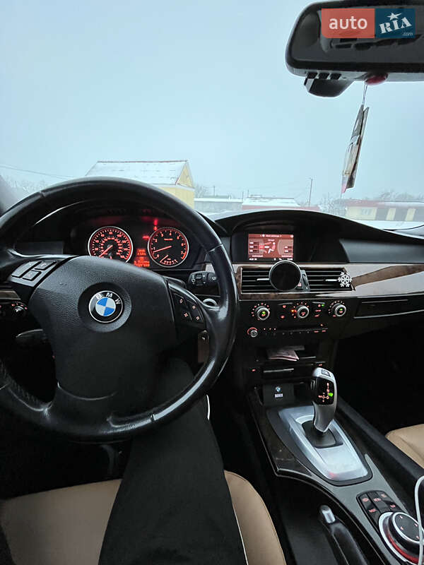 Седан BMW 5 Series 2009 в Почаєві