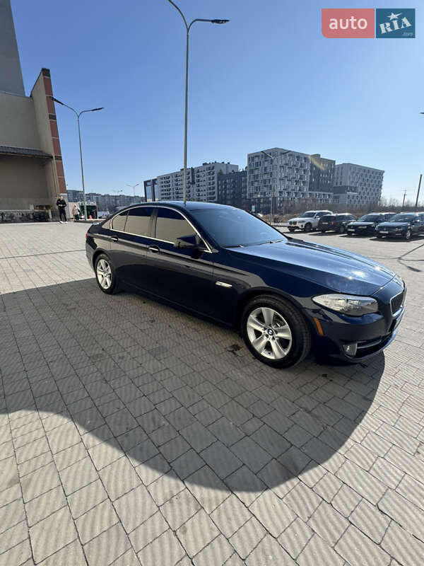Седан BMW 5 Series 2013 в Львове