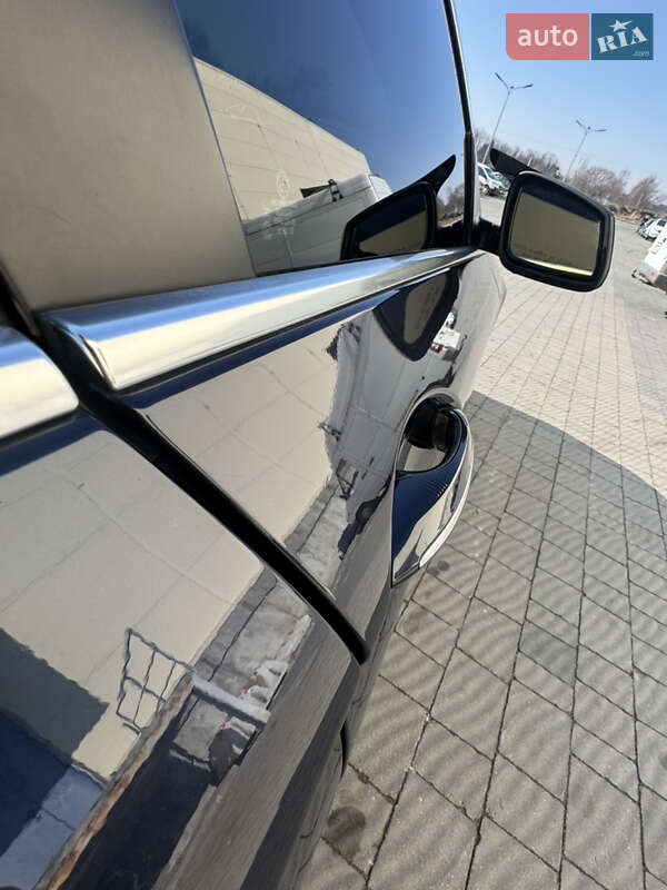 Седан BMW 5 Series 2013 в Львове