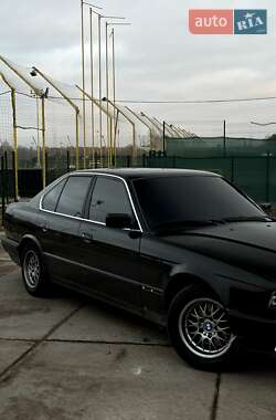 Седан BMW 5 Series 1993 в Чернигове