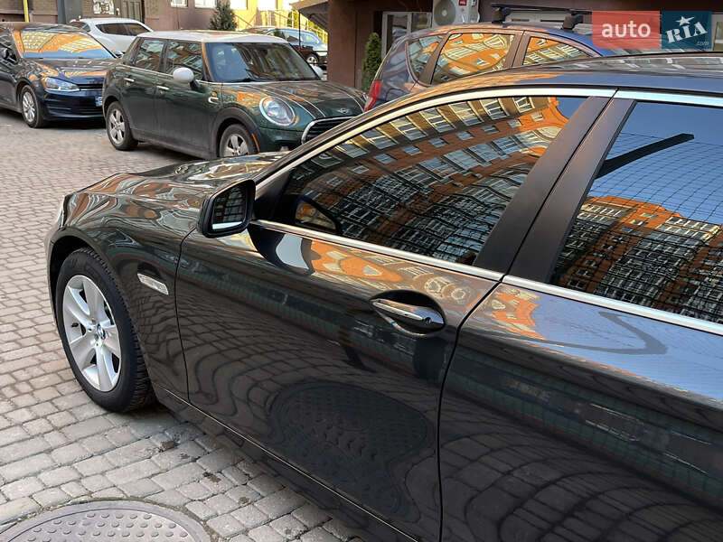 Седан BMW 5 Series 2012 в Львове