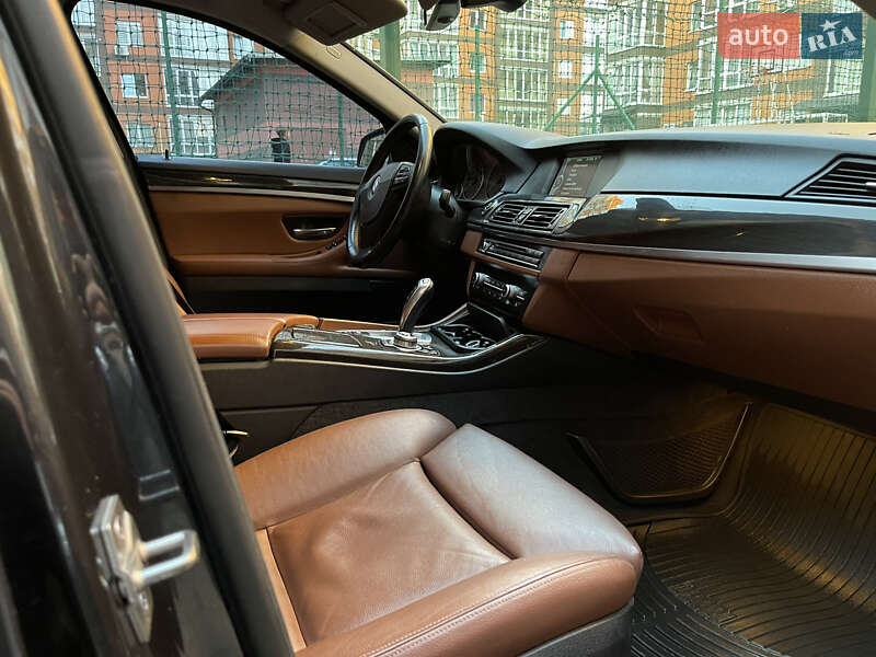 Седан BMW 5 Series 2012 в Львове