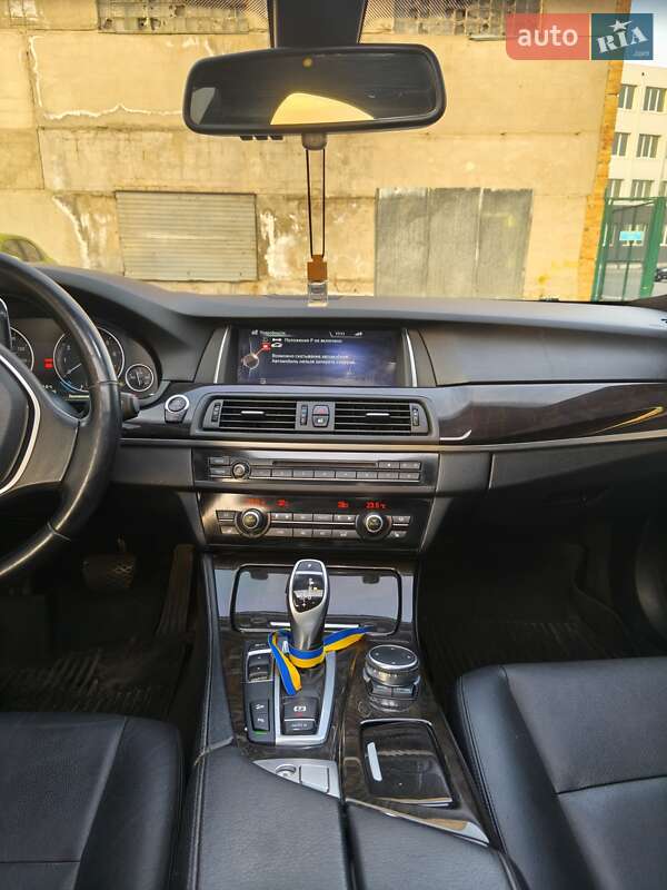 Седан BMW 5 Series 2016 в Києві фото 16 Седан BMW 5 Series 2016 в Києві