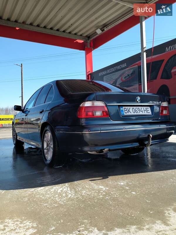 Седан BMW 5 Series 2002 в Заречном