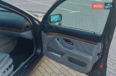 Седан BMW 5 Series 2000 в Тернополе