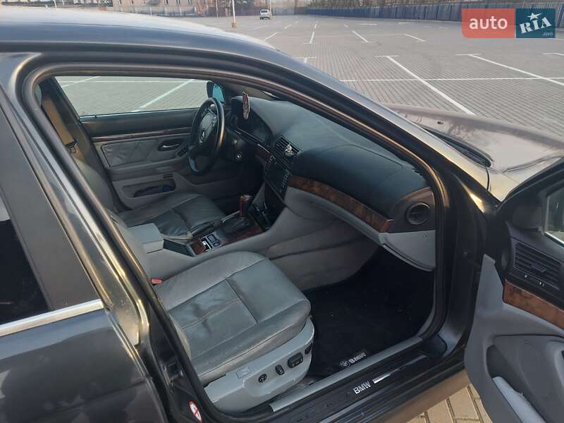 Седан BMW 5 Series 2000 в Тернополе
