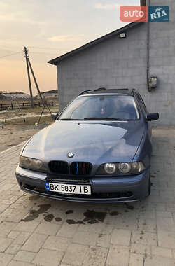 Універсал BMW 5 Series 2000 в Сарнах