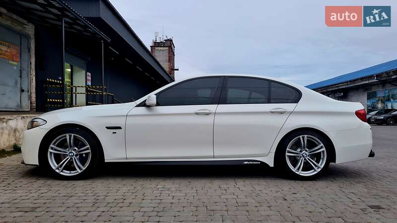 Седан BMW 5 Series 2011 в Львове
