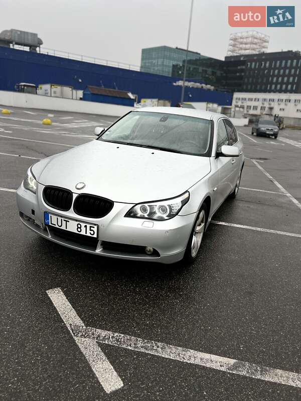 Седан BMW 5 Series 2004 в 