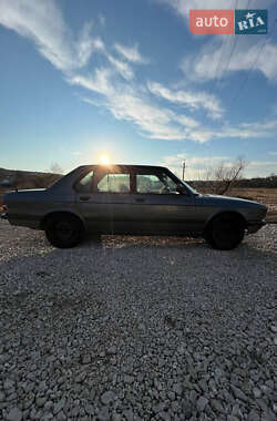 Седан BMW 5 Series 1987 в 