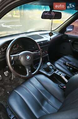 Седан BMW 5 Series 1992 в Запорожье