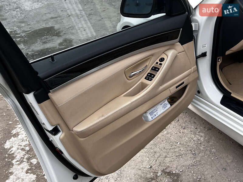 Седан BMW 5 Series 2011 в Запоріжжі