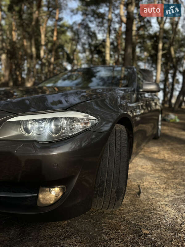 Седан BMW 5 Series 2010 в Сумах