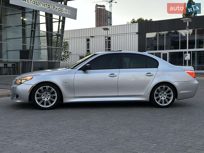 Седан BMW 5 Series 2009 в Петриковке