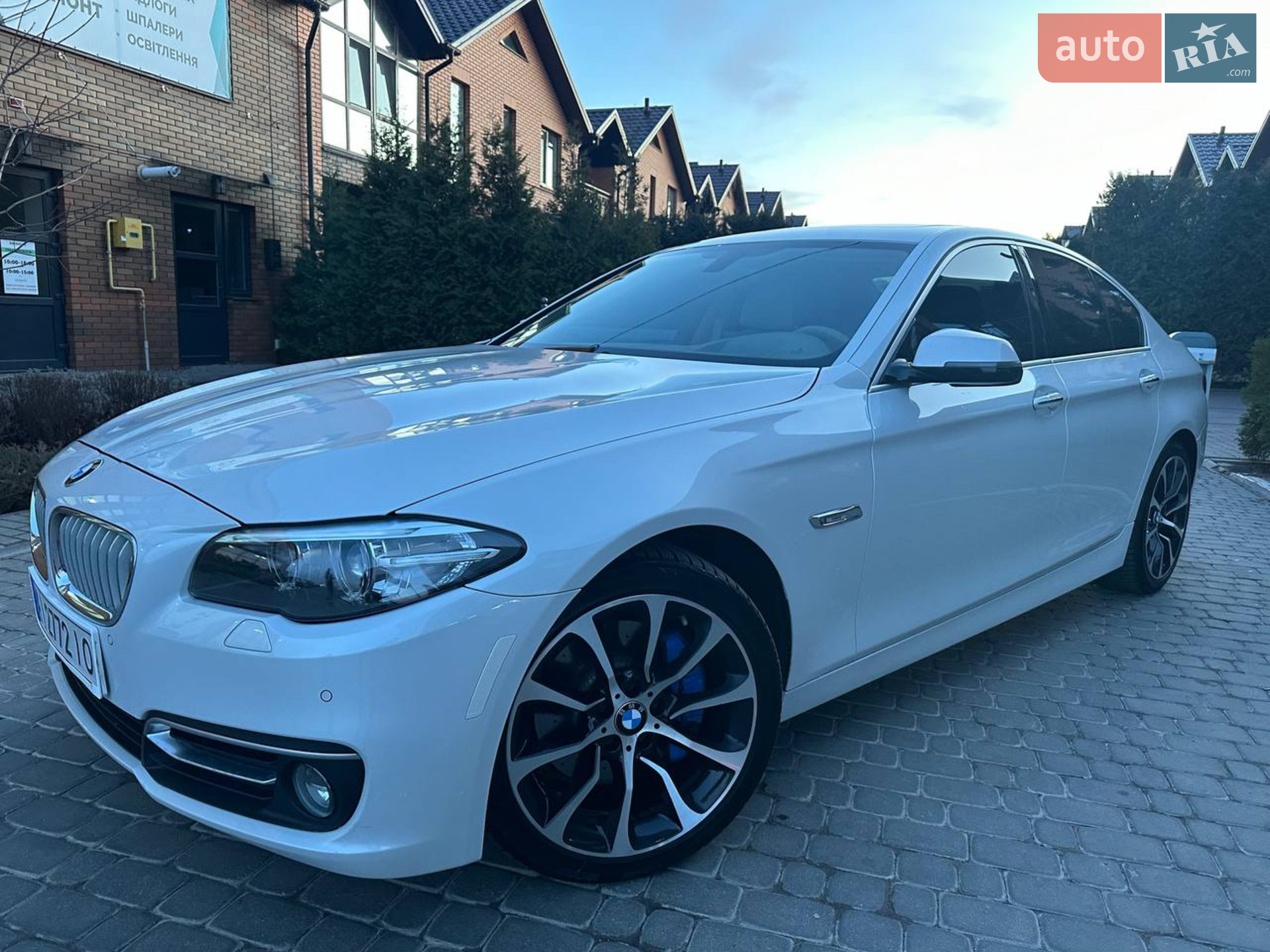 2013 BMW 5er - мініатюра 2