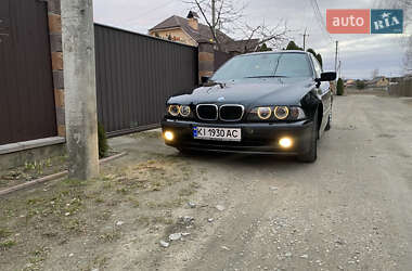 Седан BMW 5 Series 2000 в Калиновке