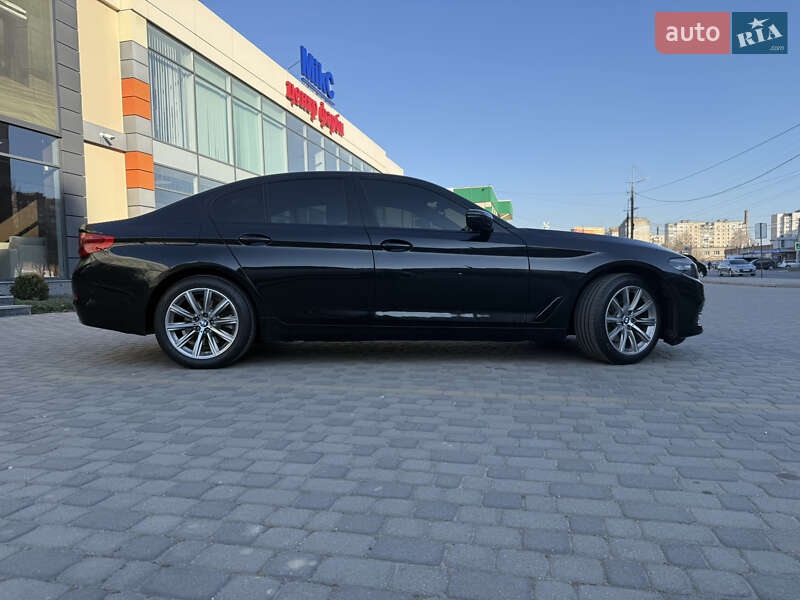 Седан BMW 5 Series 2017 в Хмельницком