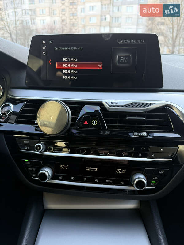 Седан BMW 5 Series 2017 в Хмельницком