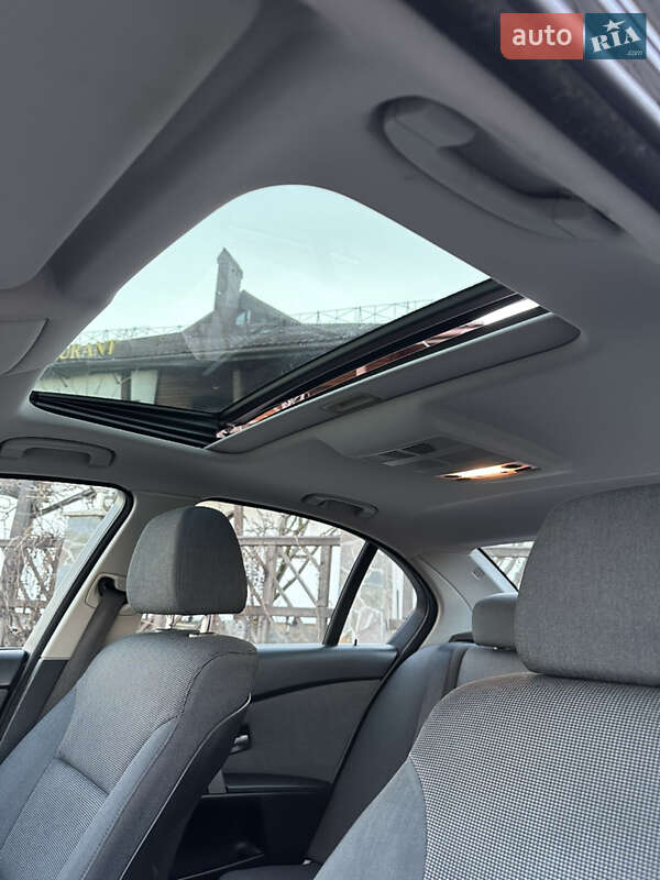 Седан BMW 5 Series 2005 в 