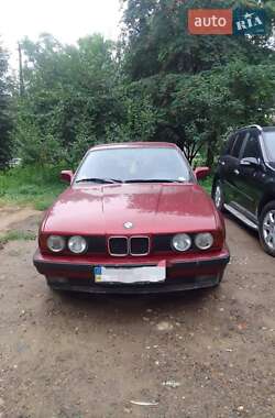 Седан BMW 5 Series 1991 в Чернівцях