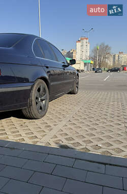 Седан BMW 5 Series 2000 в 