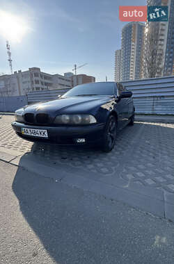 Седан BMW 5 Series 2000 в 