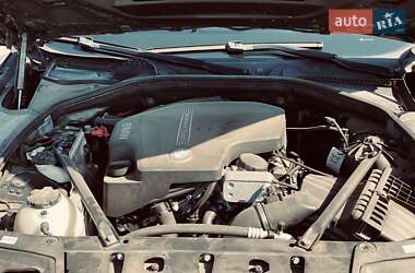 Седан BMW 5 Series 2013 в 