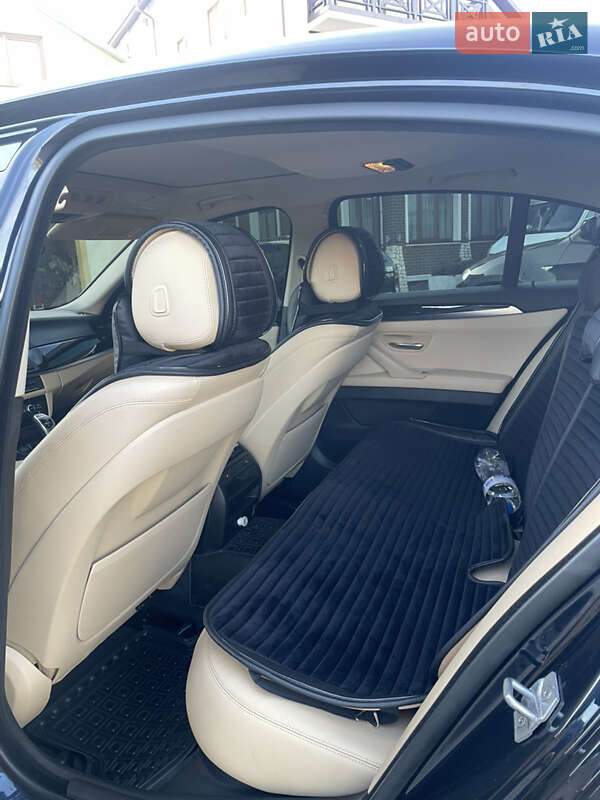 Седан BMW 5 Series 2015 в Мостиській