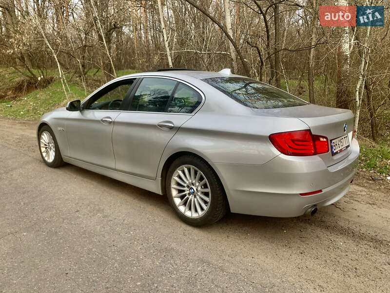 Седан BMW 5 Series 2013 в Днепре