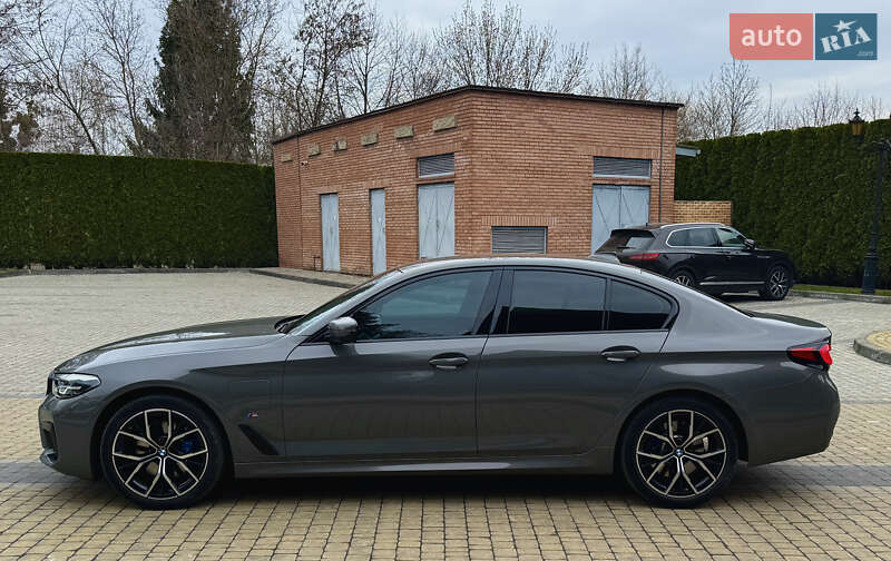 Седан BMW 5 Series 2021 в Львові