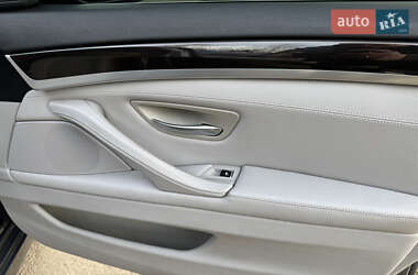 Седан BMW 5 Series 2011 в 
