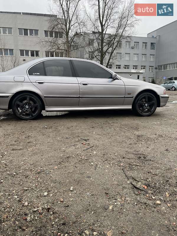 Седан BMW 5 Series 1997 в Вишгороді