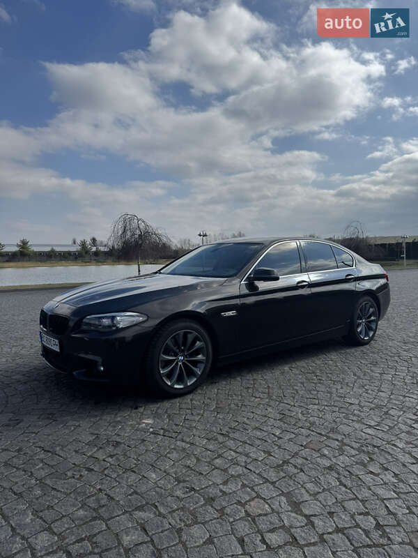 Седан BMW 5 Series 2013 в 