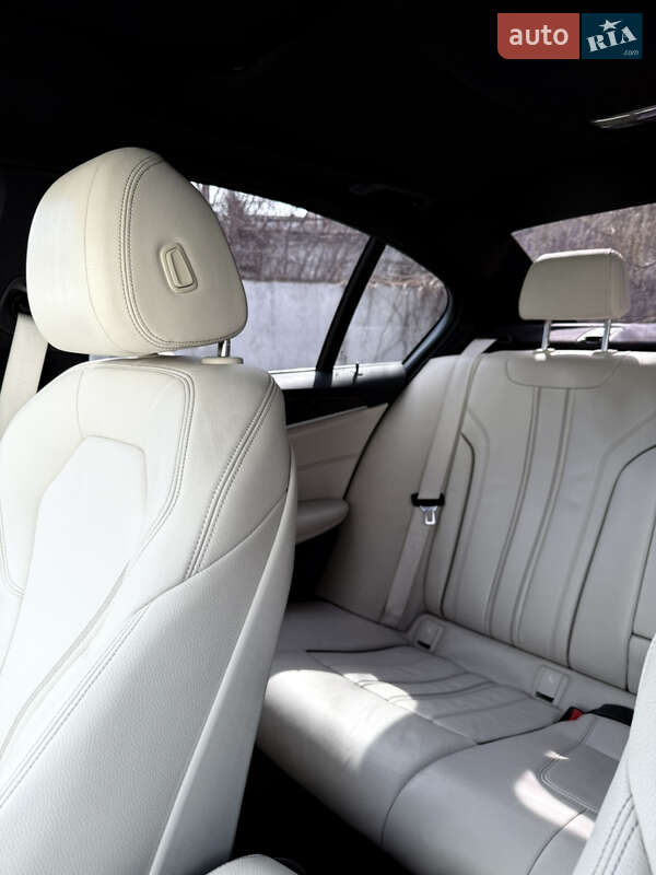 Седан BMW 5 Series 2017 в Виннице