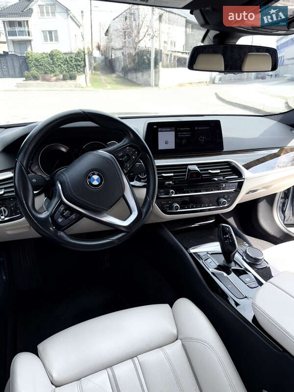 Седан BMW 5 Series 2017 в Виннице