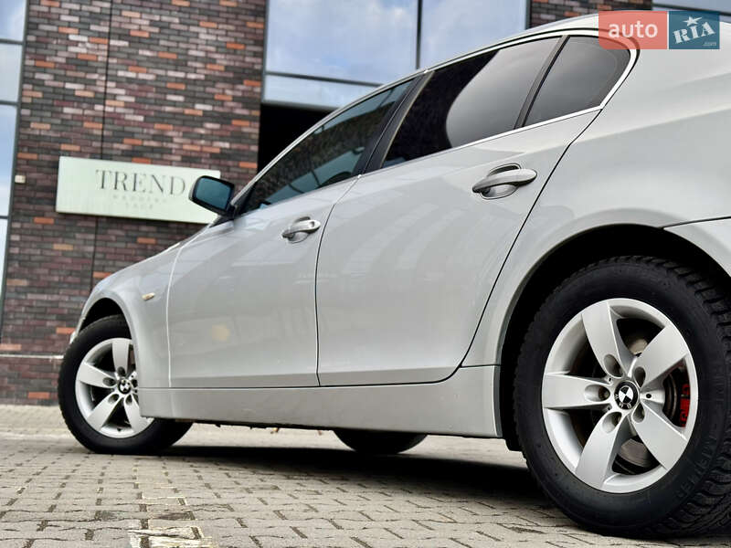 Седан BMW 5 Series 2003 в Черновцах