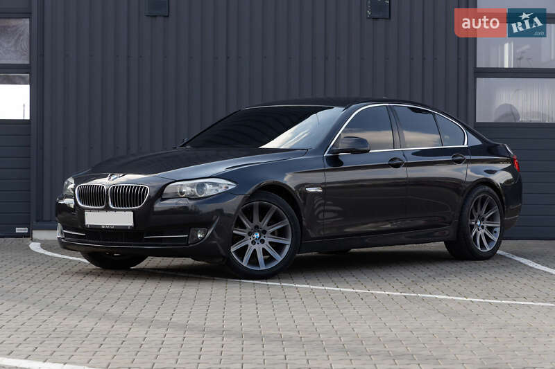 Седан BMW 5 Series 2012 в 
